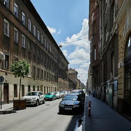Appartamento Cozy In Downtown -modern And New Stylish With Ac And Easy Self Check In Anytime- Budapest